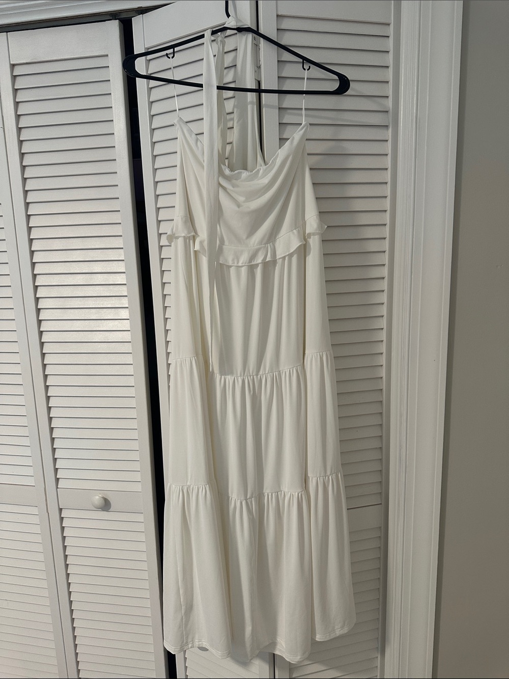 Noelle Maxi Skirt Set in White - Picture 10 of 10